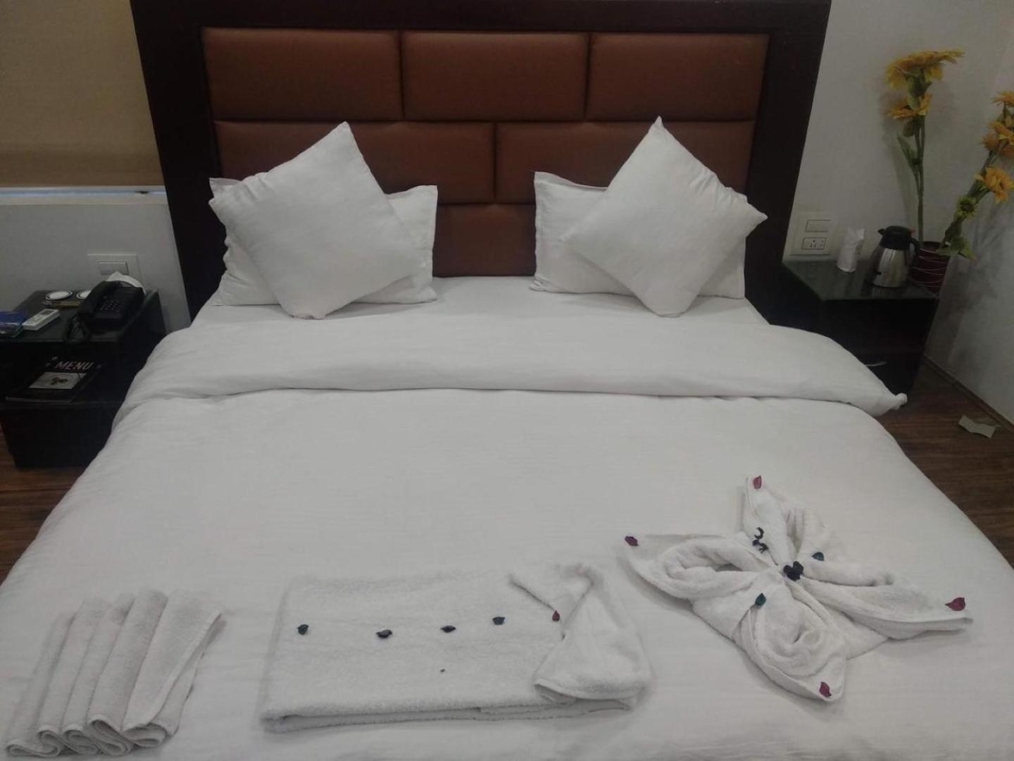 Hotel Bliss , Anantnag Экстерьер фото